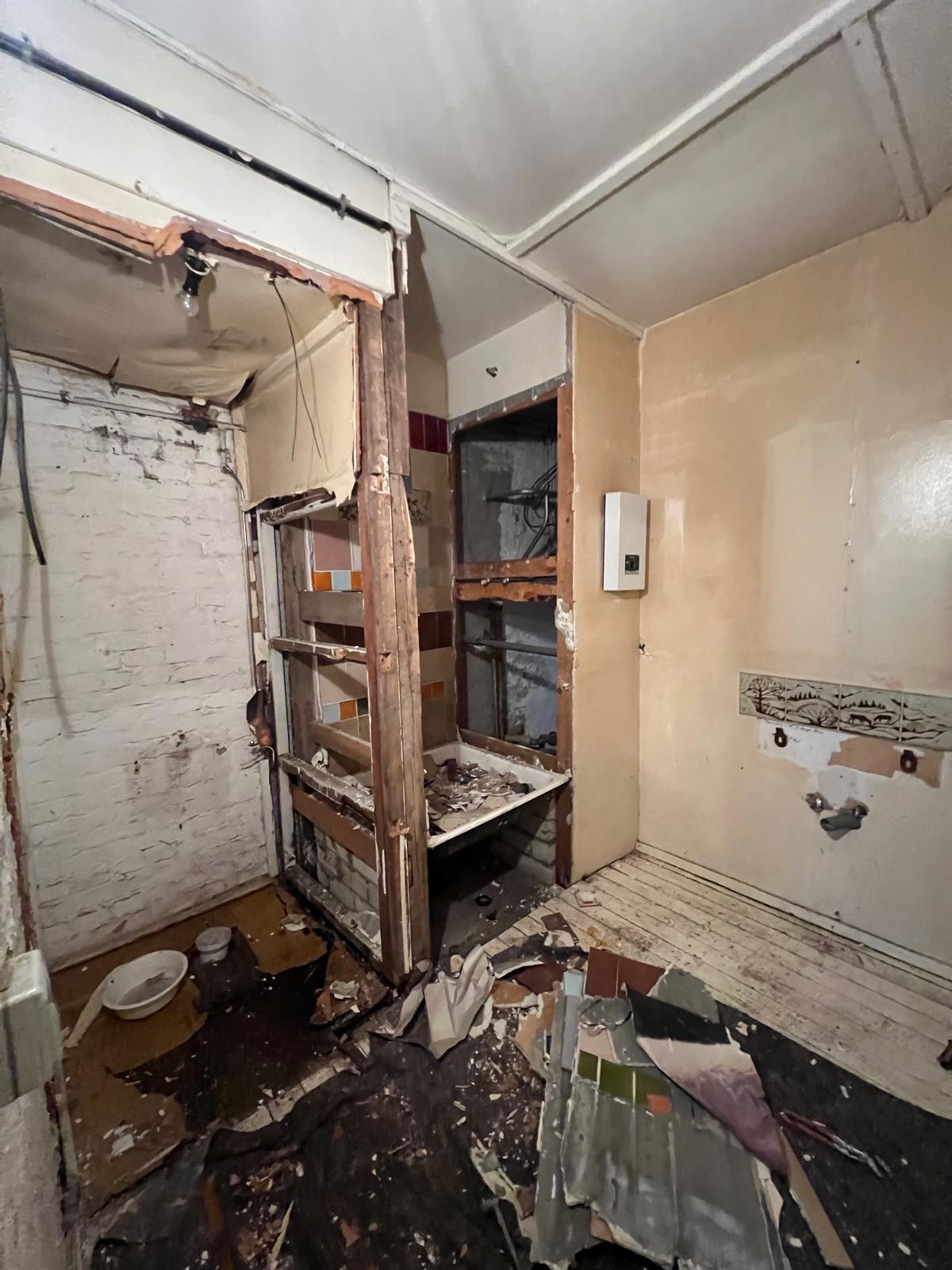 Badezimmer Düsseldorf — Rohbau freiliegendes Mauerwerk