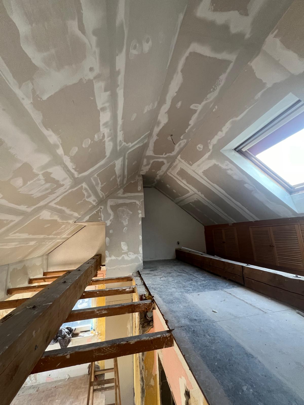 Dachgeschoss Ausbau Spachtelarbeiten Velux – Triaform