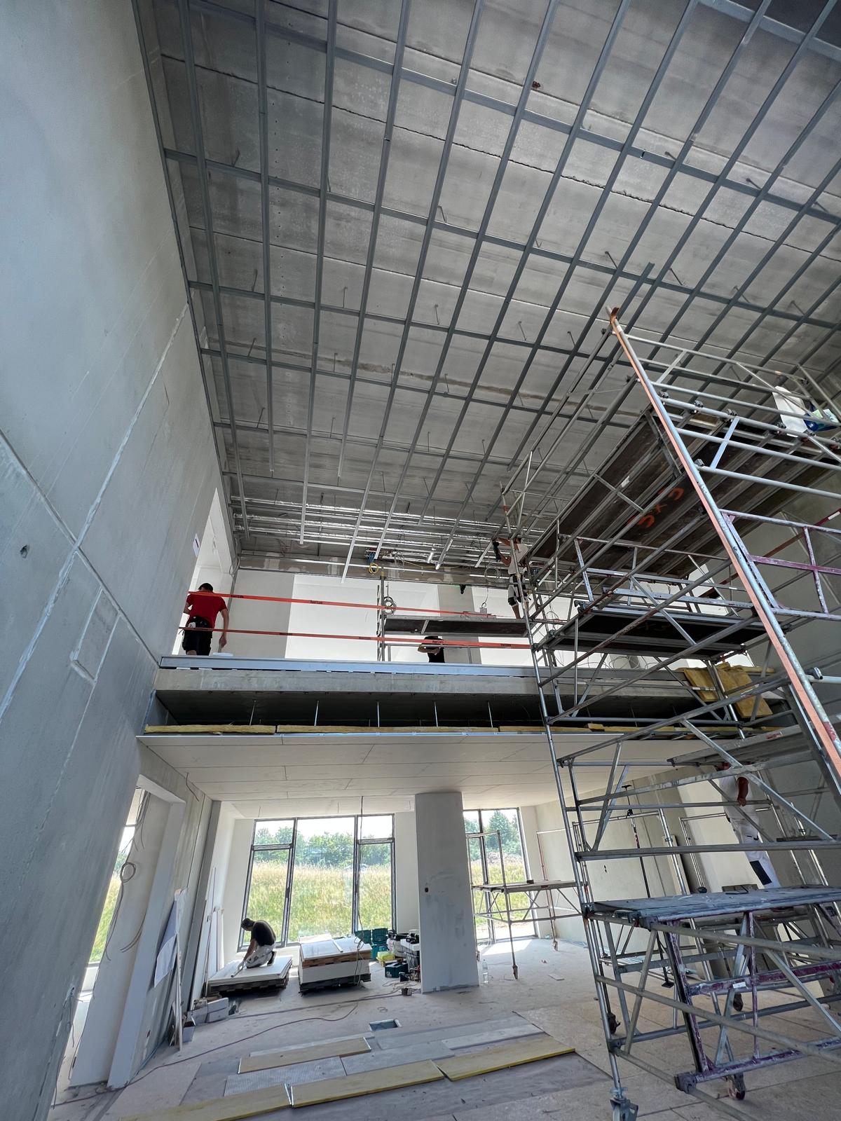 Eingangshalle — Detailansicht Deckenmontage