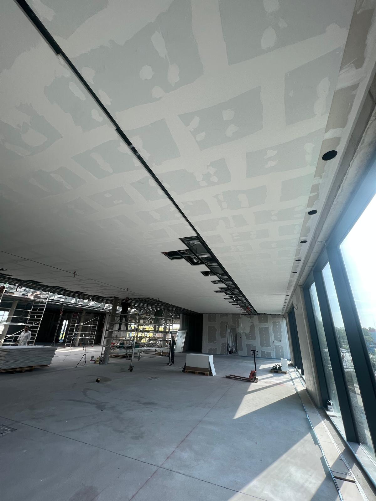 Trockenbau Decke Gewerbe — Detailansicht