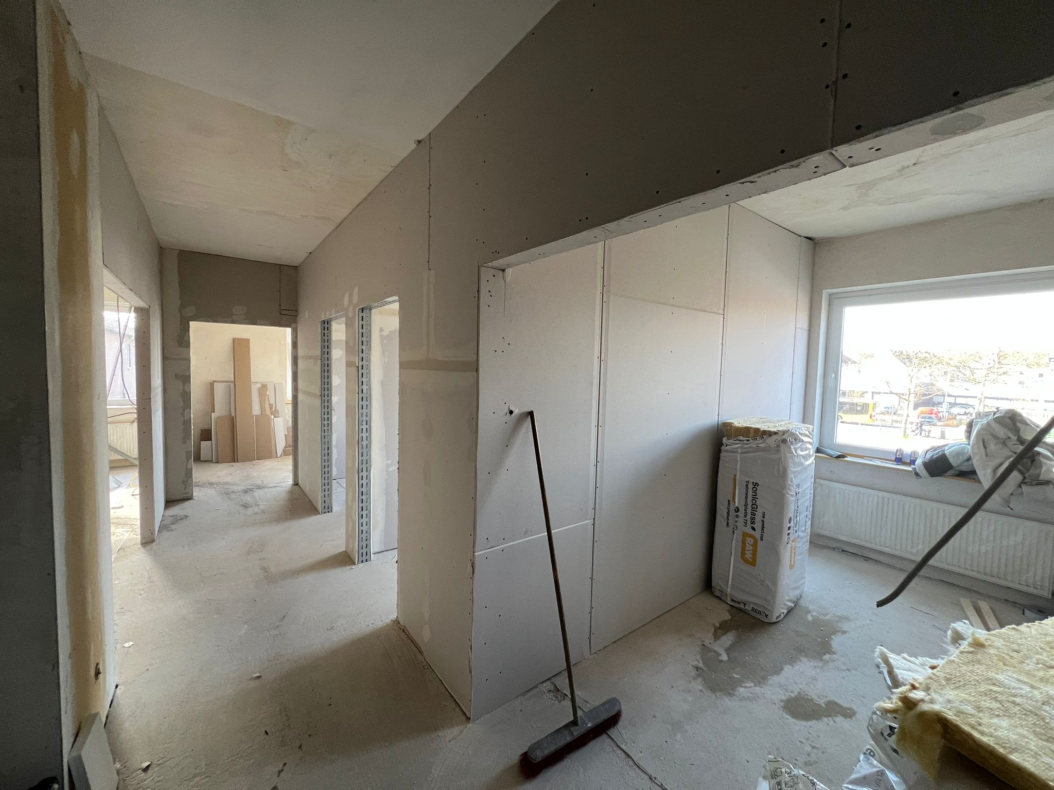 Kanzlei-Umbau Essen – Trockenbau Ständerwände und GK-Beplankung