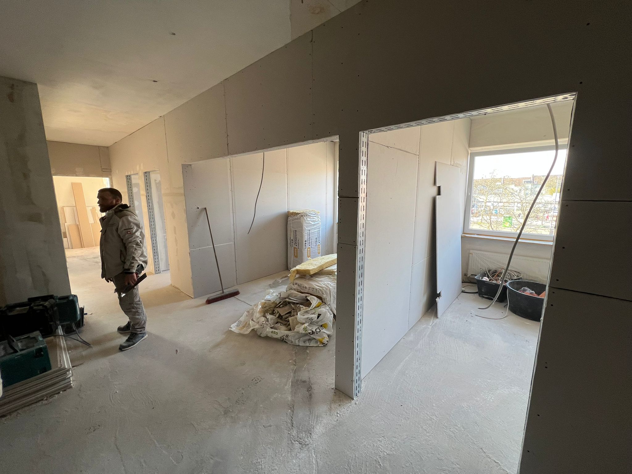 Kanzlei-Umbau Essen – Trockenbau Raumaufteilung und Materialien