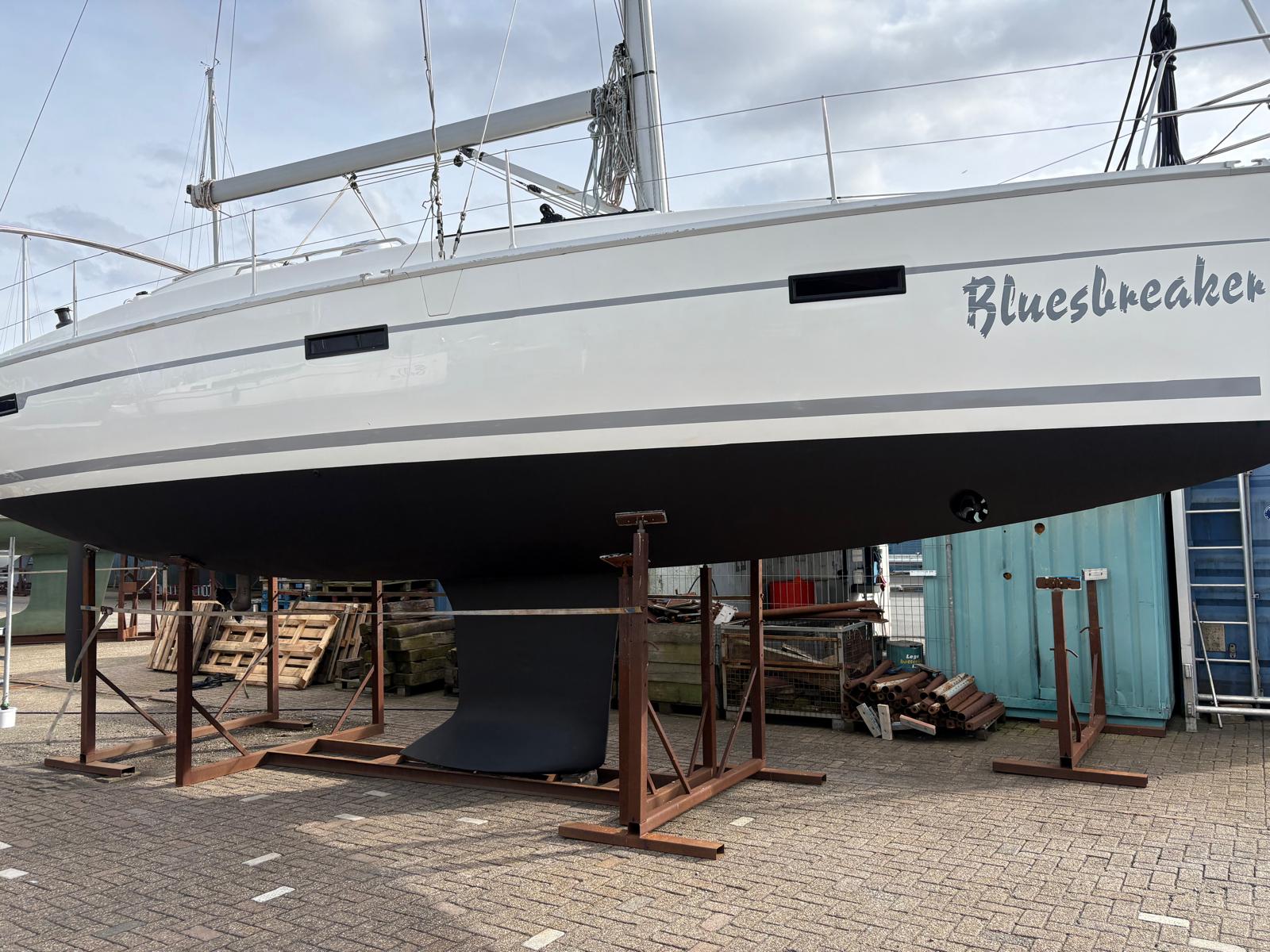 Segelyacht Bluesbreaker — Antifouling erneuert, Yachthafen Lelystad